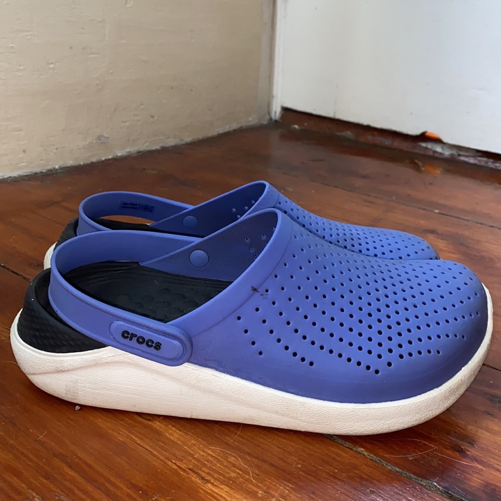 blue crocs literide 8